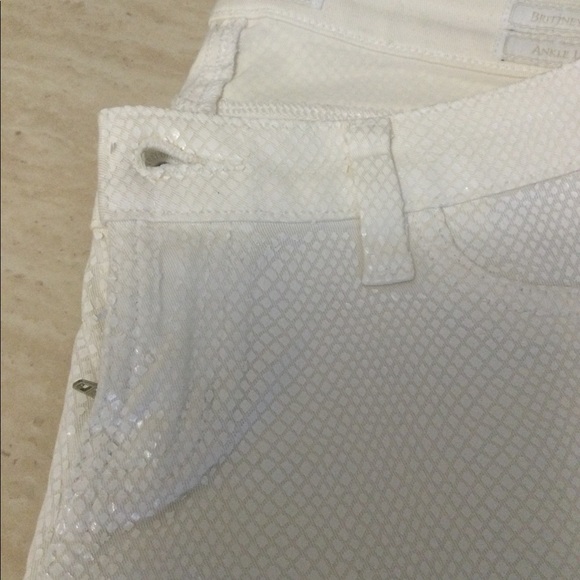 Britany ankle jeans by Guess in sparkly white with a bit of stretch. - Picture 4 of 10